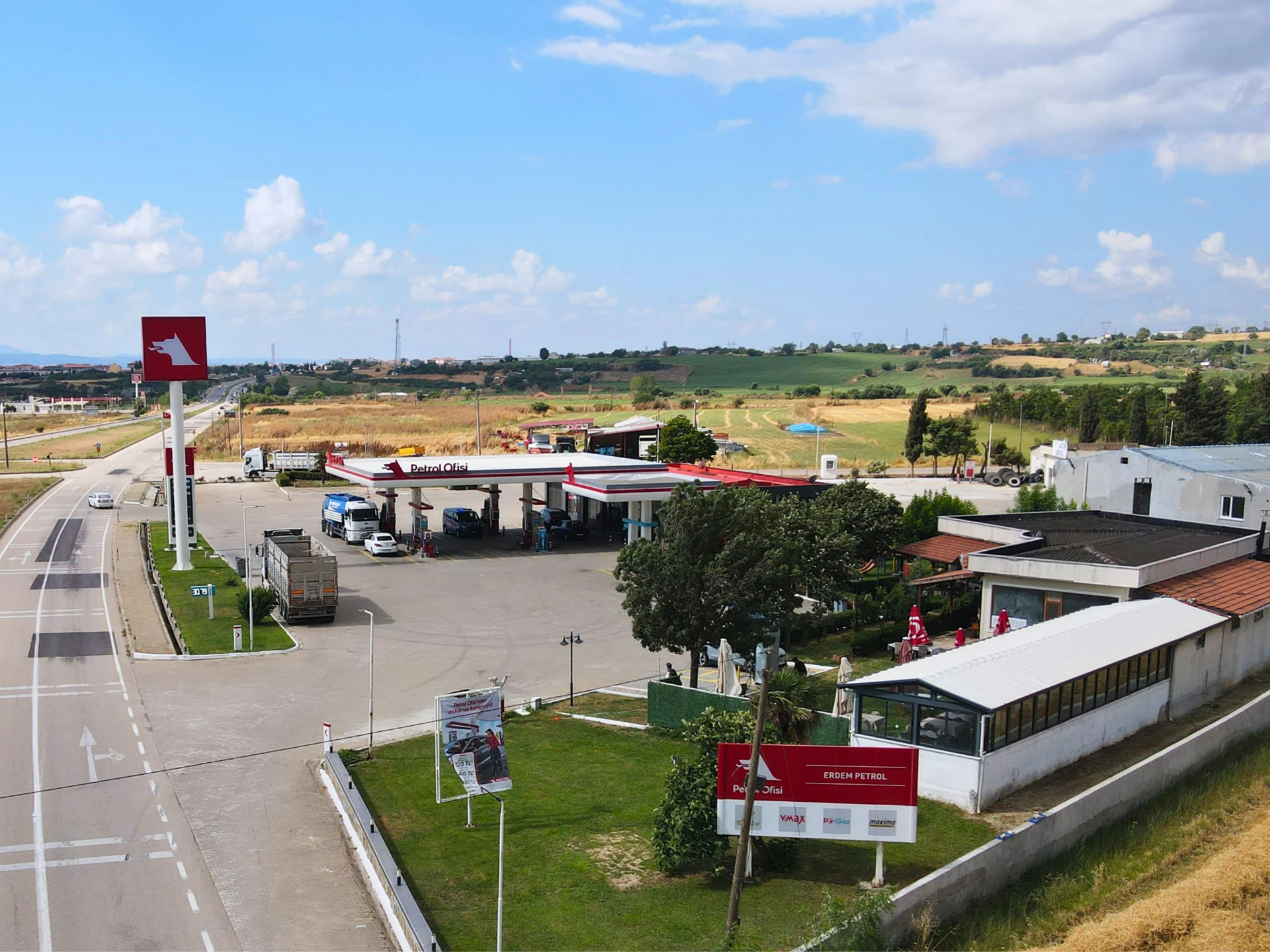 Erdem Petrol istasyonu havadan görünüm